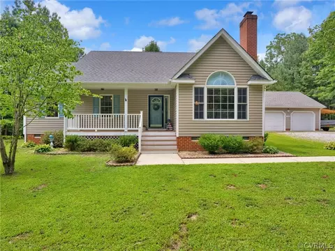 Exterior - 19150 S Crater Rd, Carson, VA 23830 photo 2 of 11