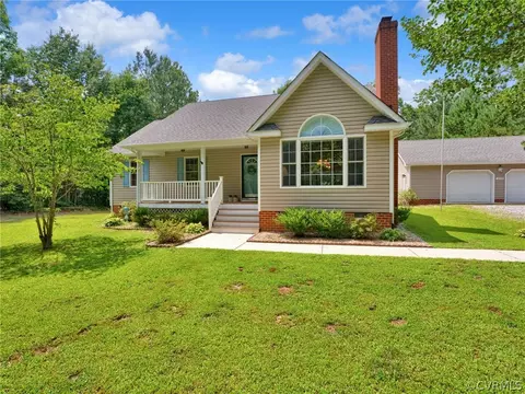 Exterior - 19150 S Crater Rd, Carson, VA 23830 photo 3 of 11