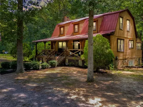 11744 Lauter Ln, Disputanta, VA 23842