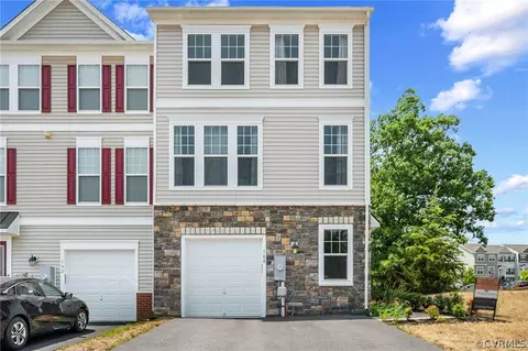 100 Sequoia Dr, Winchester, VA 22602 photo 2