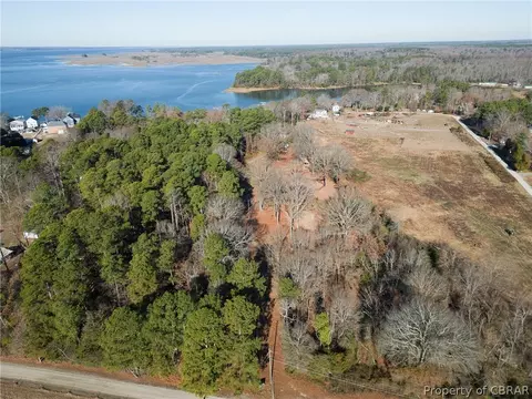 5825 Riverview Park Rd, Gloucester, VA 23061 photo 2