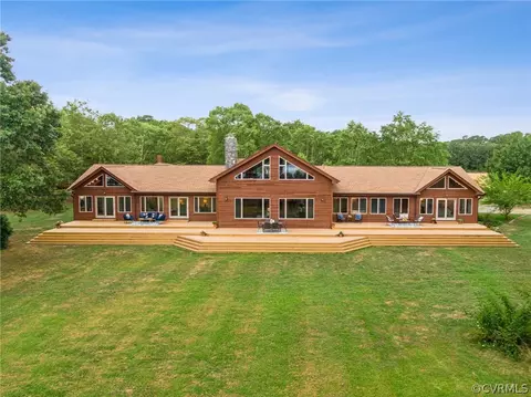 228 Field Point Rd, Moon, VA 23119