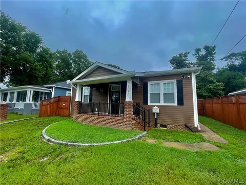 1050 Halifax St, Petersburg, VA 23803