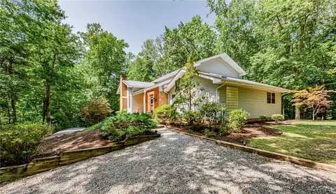 563 Cherry Hill Dr, Aylett, VA 23009