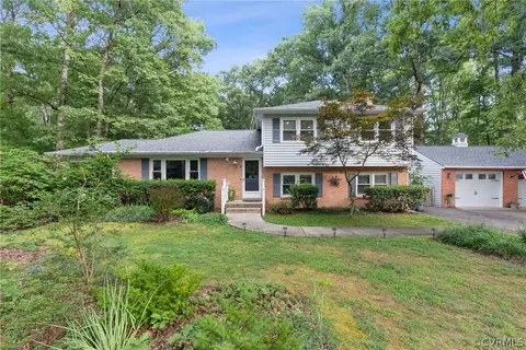 9064 Edgewater Cir, Mechanicsville, VA 23116