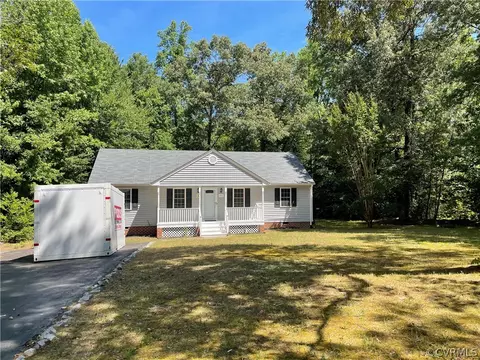 9210 Hunters Trail Rd, Petersburg, VA 23803