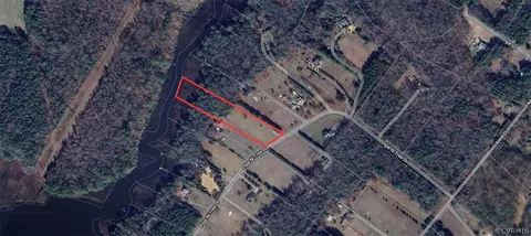 000 Pipe-n-tree Rd, Hartfield, VA 23071