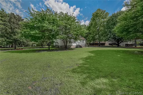 6769 Hilltop Dr, Gloucester, VA 23061 photo 2