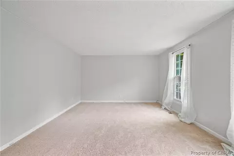6769 Hilltop Dr, Gloucester, VA 23061 photo 7