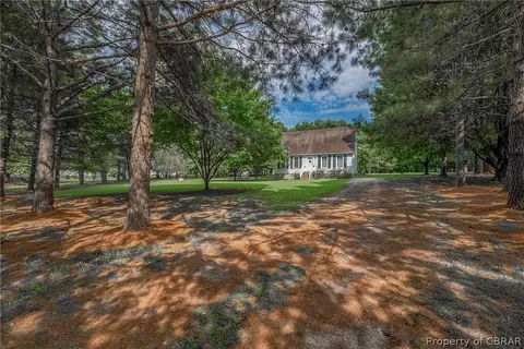 6769 Hilltop Dr, Gloucester, VA 23061 photo 3