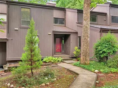 9205 Groundhog Dr, North Chesterfield, VA 23235