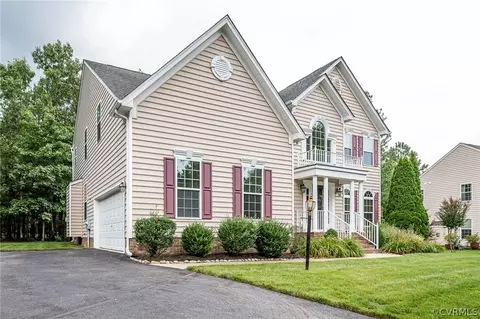 14530 Beachmere Dr, Chester, VA 23831
