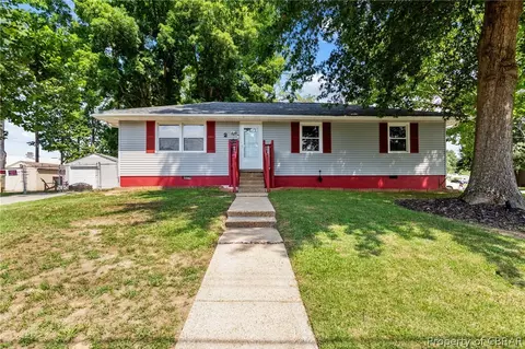 2 Prince Edward Cir, Newport News, VA 23608