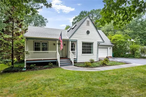 4524 Thorncroft Dr, Glen Allen, VA 23060