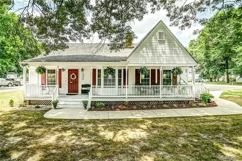 10400 Shumark Dr, Chester, VA 23831
