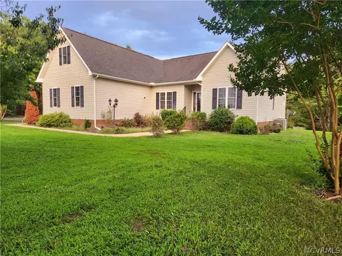 7696 E River Rd, King William, VA 23086