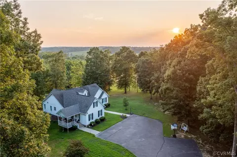 400 Meriwood Farm Rd, Farmville, VA 23901