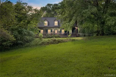 405 The Hook Rd, Warsaw, VA 22572