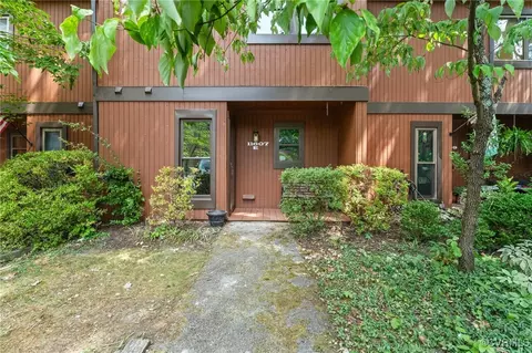 11607 E Briar Patch Dr, Midlothian, VA 23113