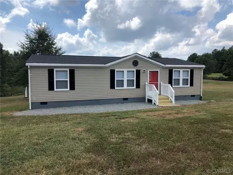 978 Forest Rd, Warsaw, VA 22572