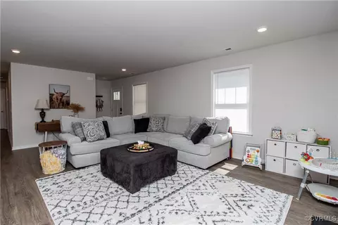 15801 Harrowgate Rd, Chester, VA 23831 photo 8