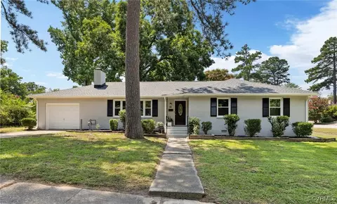 110 Oakwood Ave, Hopewell, VA 23860