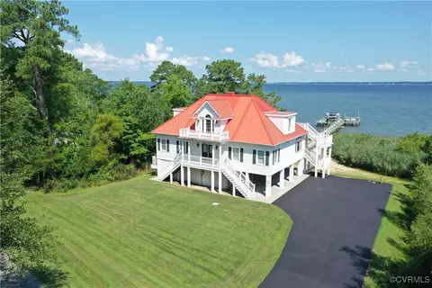 1388 S N End Rd, Hartfield, VA 23043