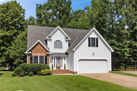 112 Kennon Pointe Ct, Colonial Heights, VA 23834