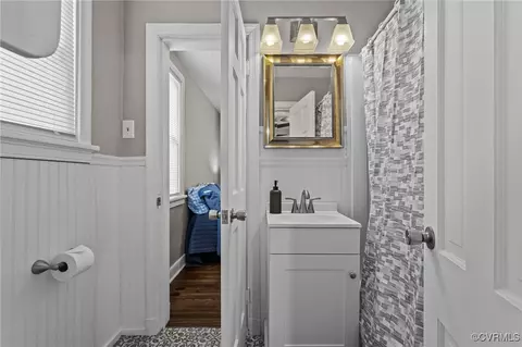Bath - 2206 Wright Ave, Richmond, VA 23224 photo 1 of 3