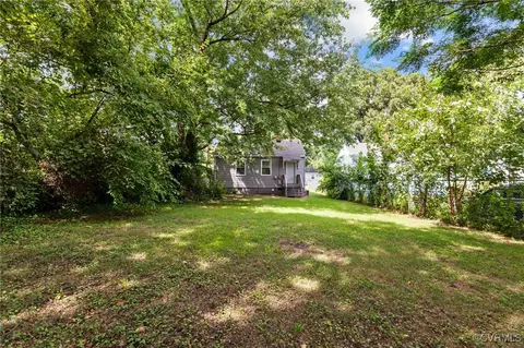 Exterior - 2206 Wright Ave, Richmond, VA 23224 photo 5 of 6