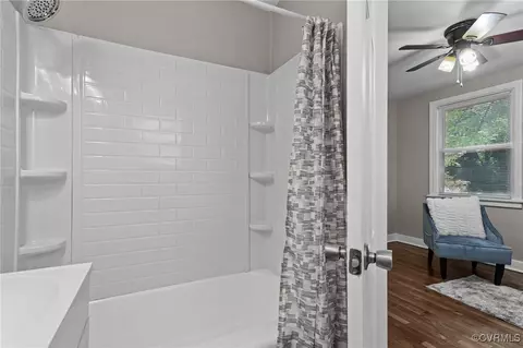 Bath - 2206 Wright Ave, Richmond, VA 23224 photo 2 of 3