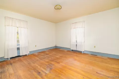 Bedroom - 225 E 6th Ave, Kenbridge, VA 23944 photo 2 of 5