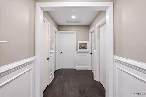 Entry Way - 5748 Warwick Rd, Richmond, VA 23224 photo 4 of 4