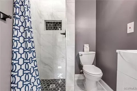 Bath - 5748 Warwick Rd, Richmond, VA 23224 photo 3 of 3