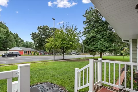 Exterior - 5748 Warwick Rd, Richmond, VA 23224 photo 4 of 11