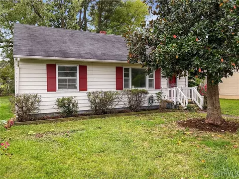 411 Wesley St, Ashland, VA 23005