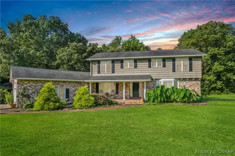 9300 Marlfield Rd, Gloucester, VA 23061