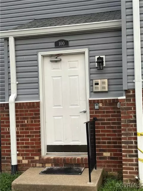 100 Grosvenor Ln #3, Stafford, VA 22554