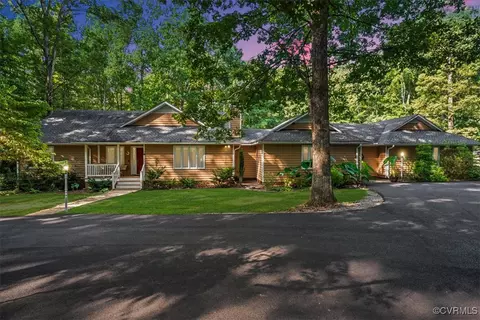1865 Rock Point Dr, Powhatan, VA 23139