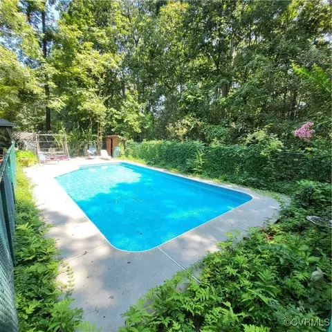Exterior - 11231 Eagle Point Rd, Chester, VA 23831 photo 3 of 12