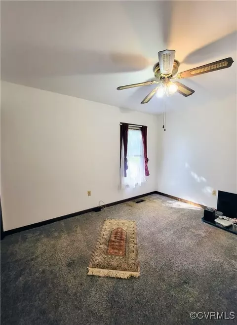 Bedroom - 11231 Eagle Point Rd, Chester, VA 23831 photo 5 of 6