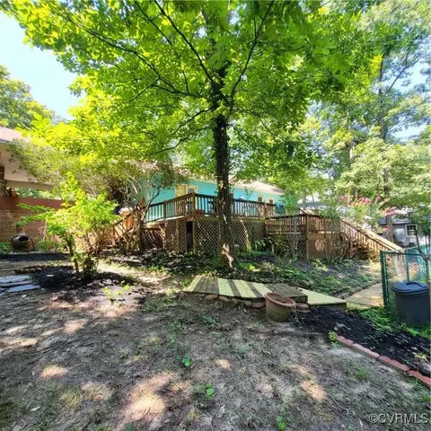 Exterior - 11231 Eagle Point Rd, Chester, VA 23831 photo 2 of 12