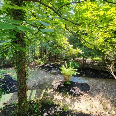 Exterior - 11231 Eagle Point Rd, Chester, VA 23831 photo 6 of 12