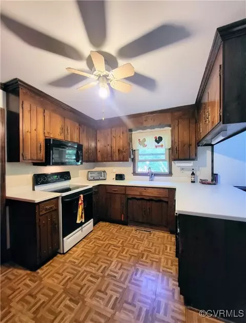Kitchen - 11231 Eagle Point Rd, Chester, VA 23831 photo 1 of 5