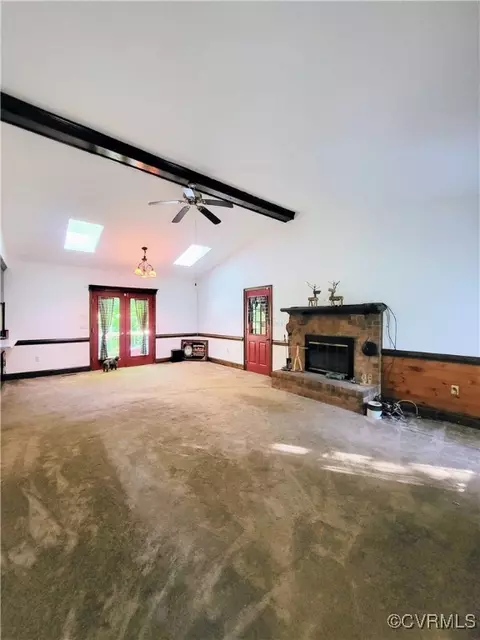 Living - 11231 Eagle Point Rd, Chester, VA 23831 photo 1 of 3
