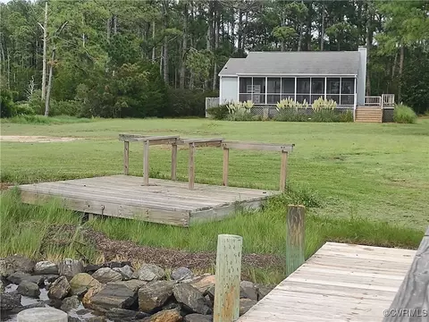 Exterior - 39 Leaping Llama Ln, Mobjack, VA 23056 photo 2 of 10