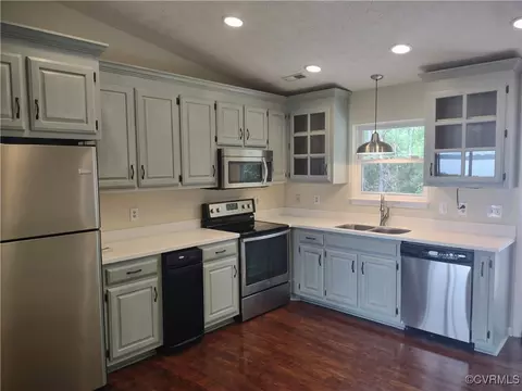 Kitchen - 39 Leaping Llama Ln, Mobjack, VA 23056 photo 1 of 2