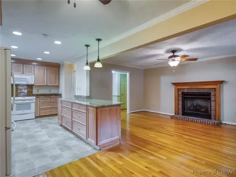 6 Ruth Cir, Hampton, VA 23666 photo 4