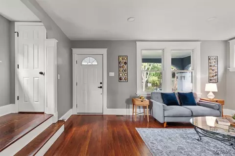 Entry Way - 3232 Cliff Ave, Richmond, VA 23222 photo 2 of 4