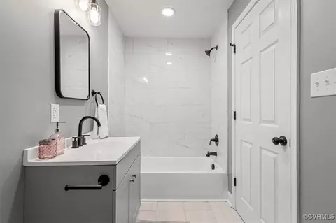 Bath - 3232 Cliff Ave, Richmond, VA 23222 photo 1 of 3